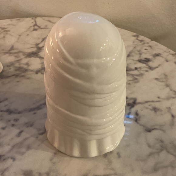 Light up Ghost mummy figurine - Picture 3 of 3